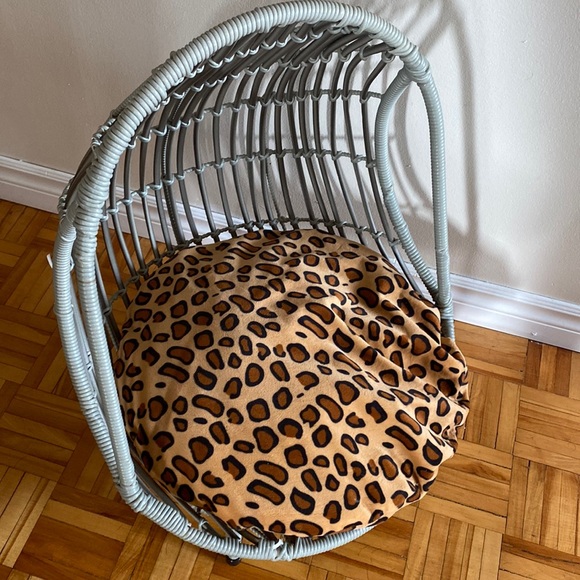 Pet accessory, sage green colour cushion not included - Picture 2 of 5